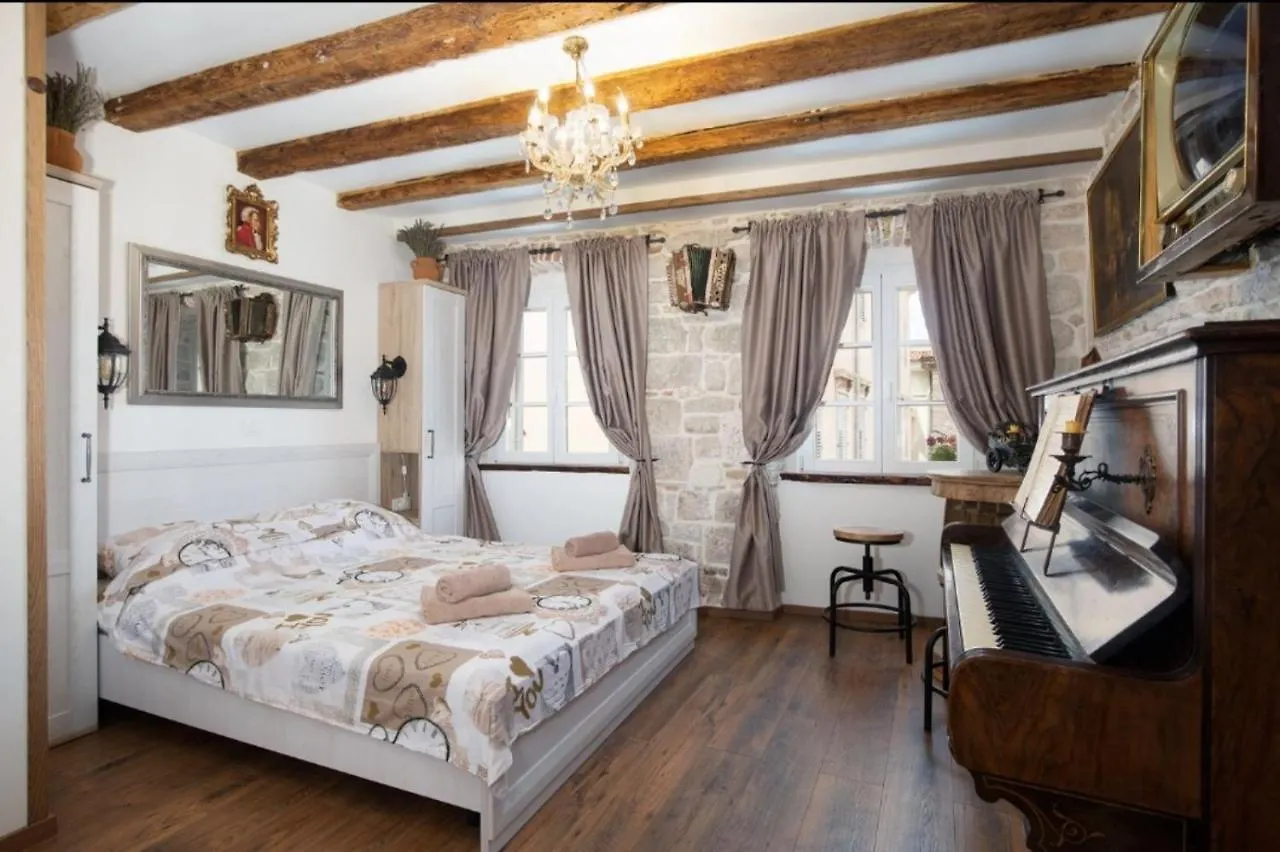Domus Maximus Apartment Pula