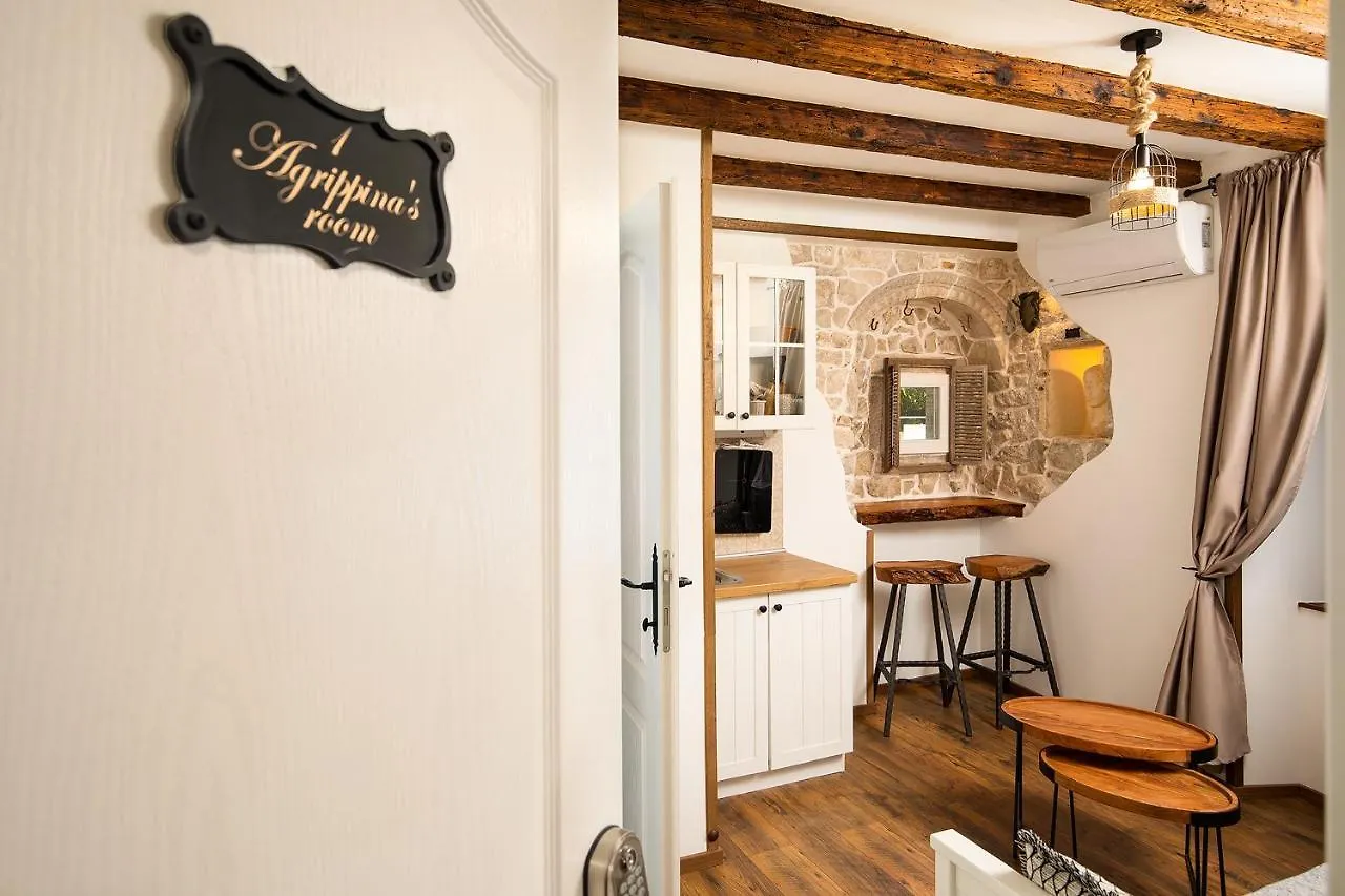Domus Maximus Apartment Pula 0*,  Croatia